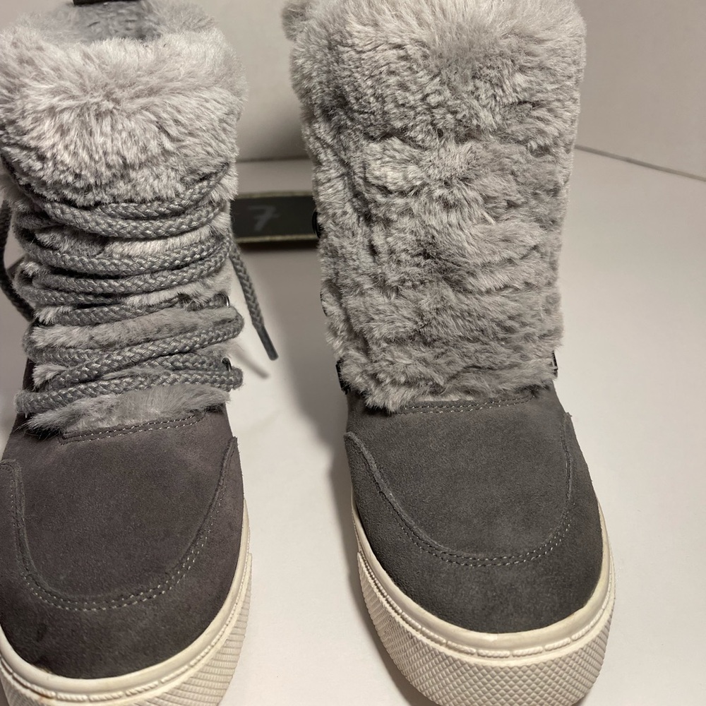 Steve Madden Size 7 Snickers Wedge - image 6